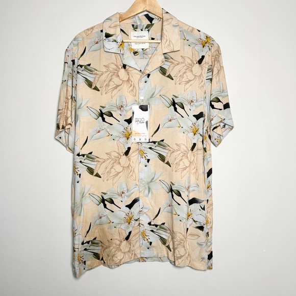 Denim & Flower Ricky Singh Hawaiian Short Sleeve Men's Button Up Sz Medium - Picture 2 of 7